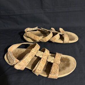 Vionic Women’s Amber Adjustable Cork-Style Tan Strappy Sandals size 9